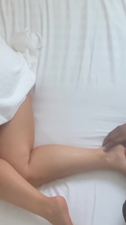 Hot Spanish Milf Catalina FT invites BBC for Oil feet massage Back home - Sensual Massage | Clip 1