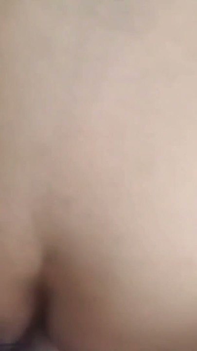 I CAN'T BELIEVE IT!! WE'VE ONLY BEEN DATING FOR ONE DAY AND MY CLASSMATE GAVE ME HER ASS!! SHE SQUEEZES IT SO GOOD! | Clip 1