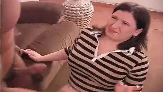 İri güzel kötü kızlar: iri güzel kadın öğürüyor ve şaplak atıyor