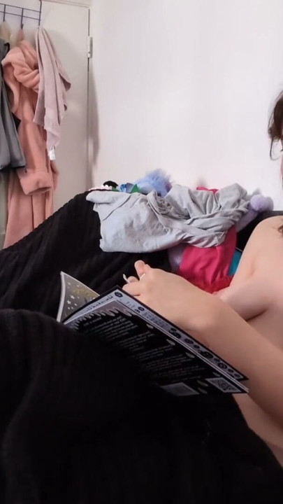 Chatty Update: Uni, Halloween, Cosplay | Clip 1