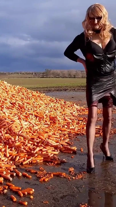 Must-see moment from "Crossdressing in the Countryside"