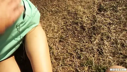 Halka açık pikaplar - amatör Euro Jenna Lovely halka açık anal seks yapıyor