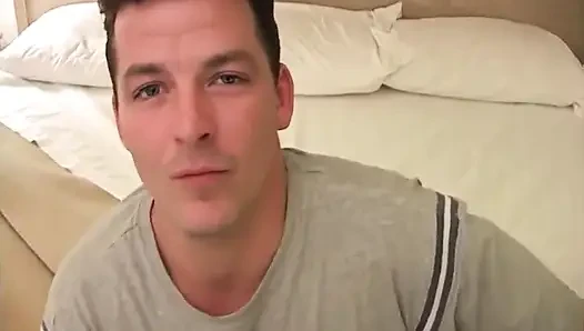 Rob komşunun heteroseksüel bir adamı....
