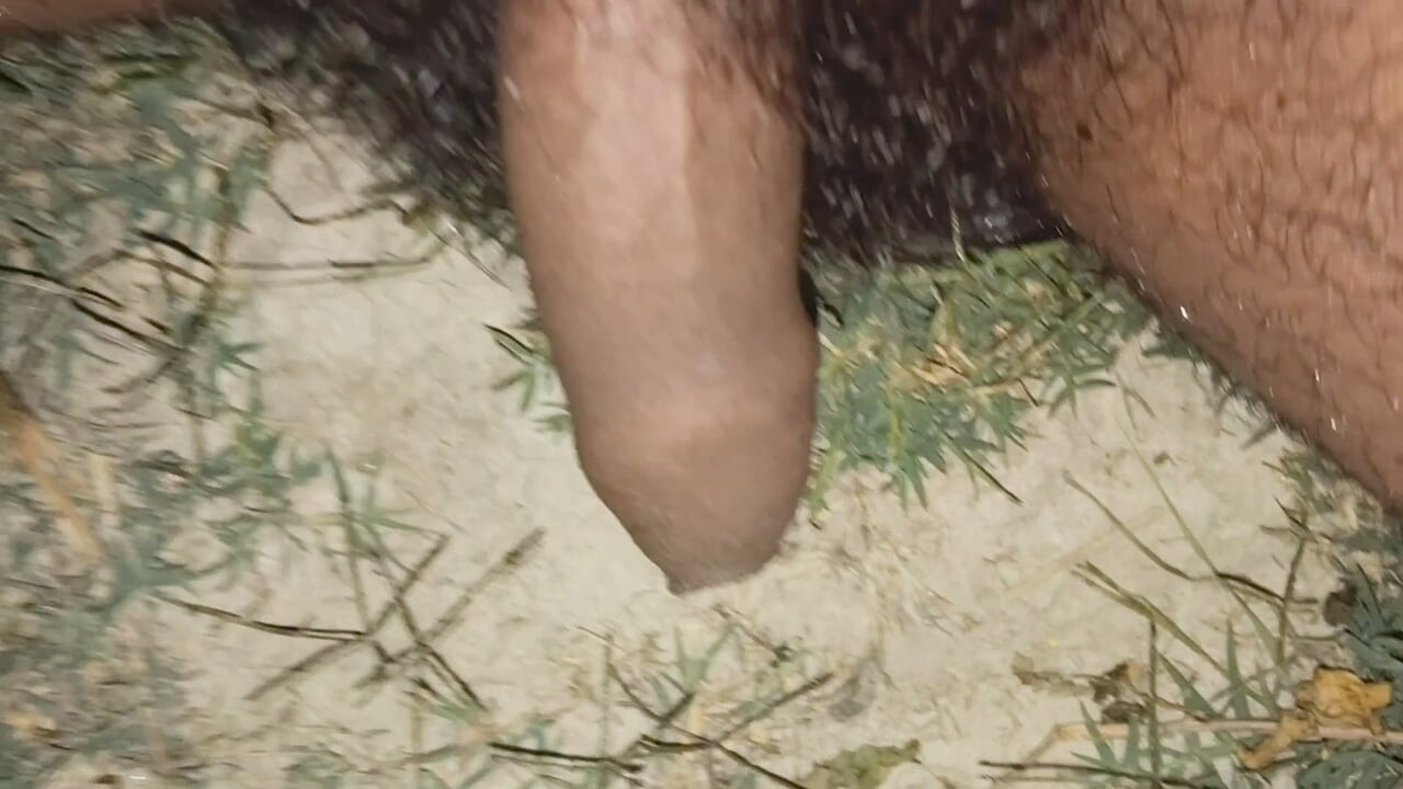 今天我在手机上观看了性感后自慰了。