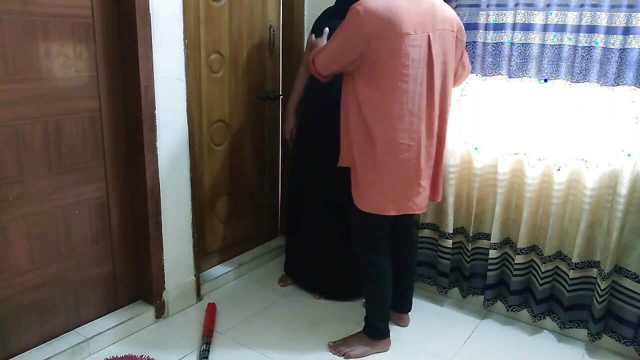 Fodendo uma bela empregada na Arábia Saudita parte 3