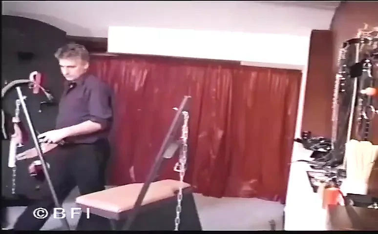 Do mahila adhinasthon par unke kamuk malik ka bolbala ho jata hai