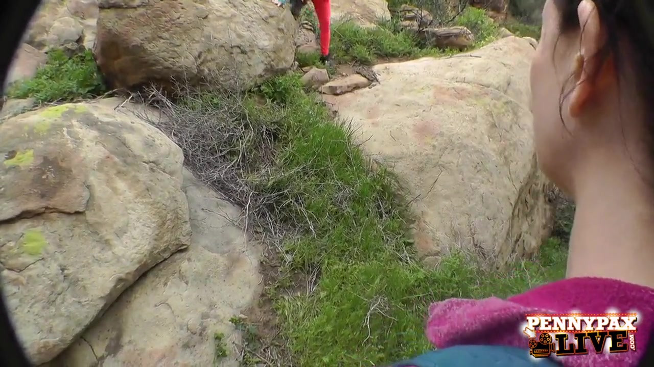 ペニー・パックスとサラ・シェボンの素晴らしいハイキングハメ撮り3p