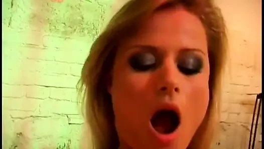 Beautiful and Provocative - (film Completo)