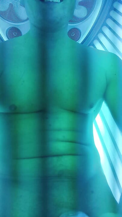 Cum monster in tanning bed