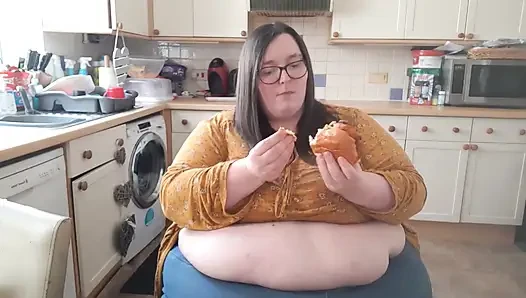 Ssbbw gegen godzilla burger essen