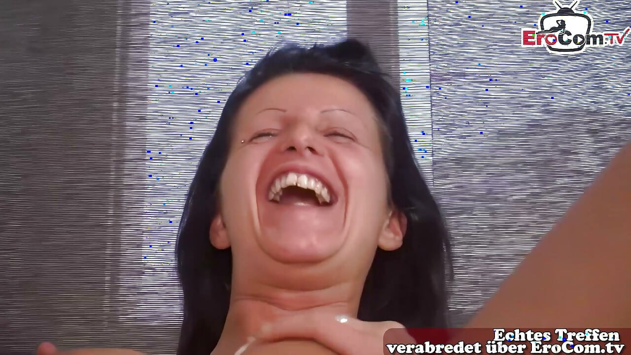 Niemiecka kobieta z sąsiedztwa próbuje najpierw obsadzić seks