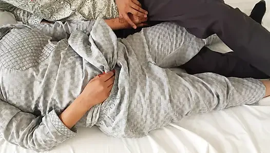 Video gadis india ngentot memek sempit xxx - video xxx