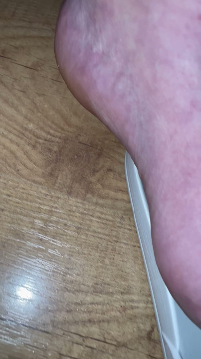 Amateur video cum on feet | Clip 1