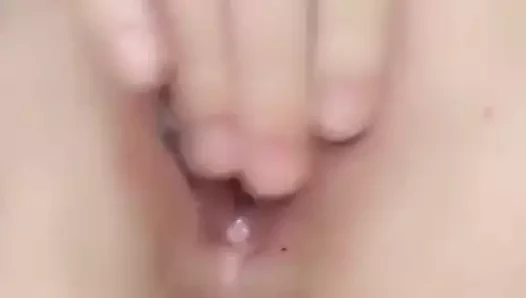 Cameltoe porn video – Younger step sister masturbates see so horny