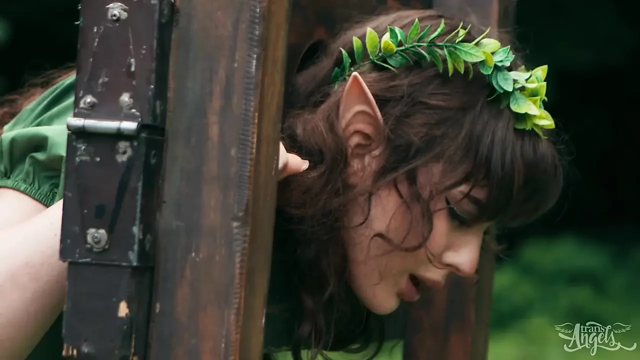 TRANS ANGELS - 但丁柯尔穿着中世纪的装束后入Rana Katana的后入式啪，以狂野的幻想做爱