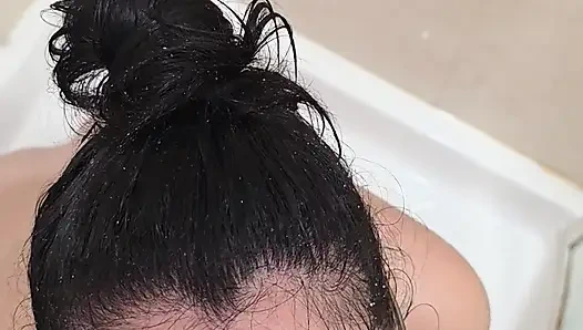 Goldene Dusche und ich komme in ihren Hals