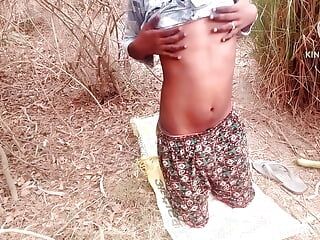 Heißer indischer sexy amateur-teen-junge harter arschfick mit großer gurke im freien, arschlecken teil 2 gurkenficken