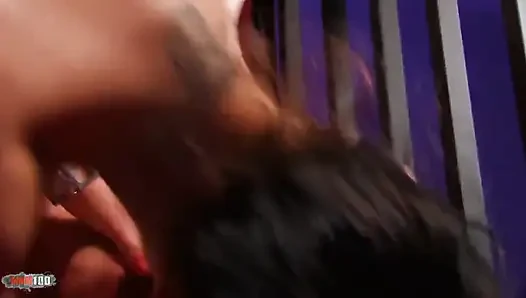 Jessica blue ein guter dreier in der Öffentlichkeit, eine blondine, eine brünette und ein spanischer Macho