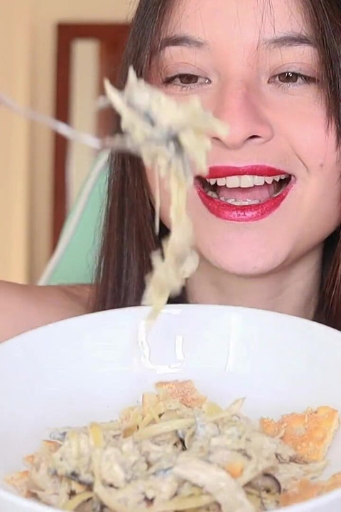Mukbang Špageti - Mukbang Videi Dostupni