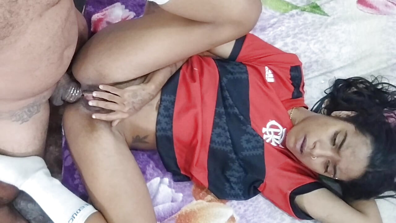 A flamengo slut giving ass