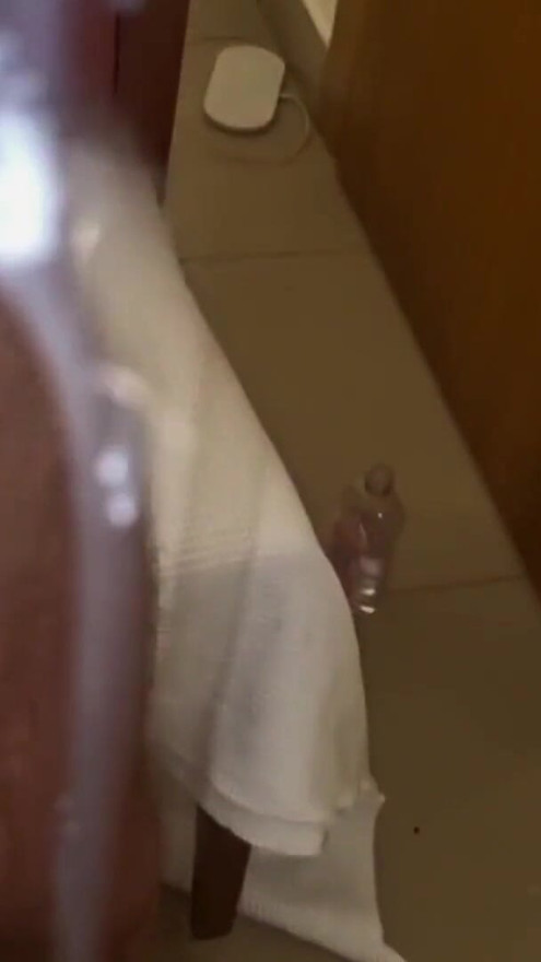 AMATEUR | ENGLISH - STRONG AND INTENSE CUMSHOT ON THE MIRROR WITH GUY IN T-SHIRT AND A HUGE COCK | Clip 2
