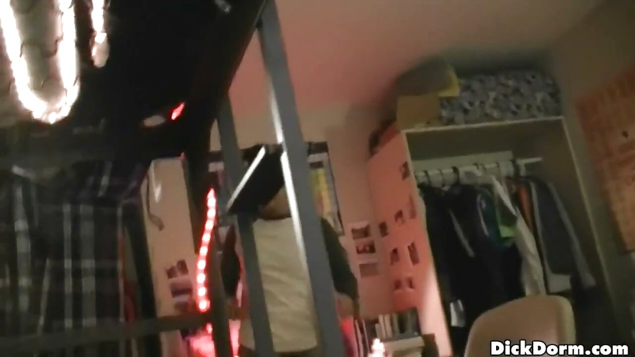 Reality Dudes - Wild Jerry Obliterates Anthony's Mind as They Turn Shaving Into Sucking Real Quick Inside the Dorm Room Setup