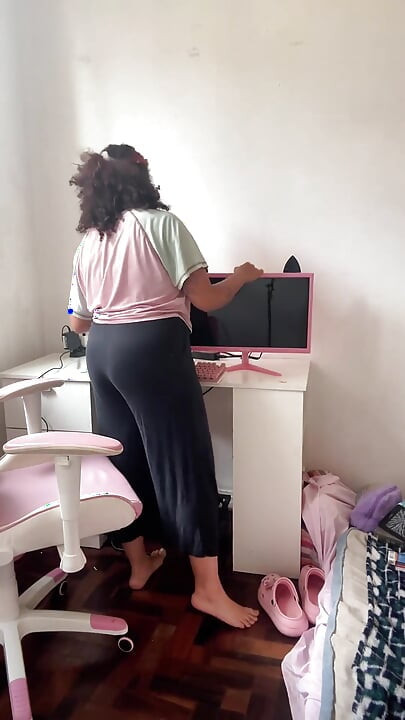 Vlog Moving to a New House Unpacking Accidental Farts