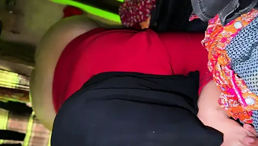 Das muslimische zimmermädchen leckt bei der arbeit und bekommt horney auf dem bett & öffne dicken arsch & nasse muschi &will anal vom chef ficken