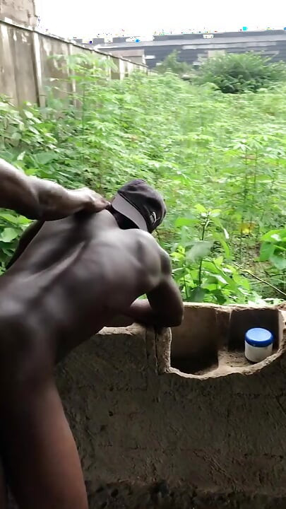 Dva gay ljubavnika se u nedovršenoj kući