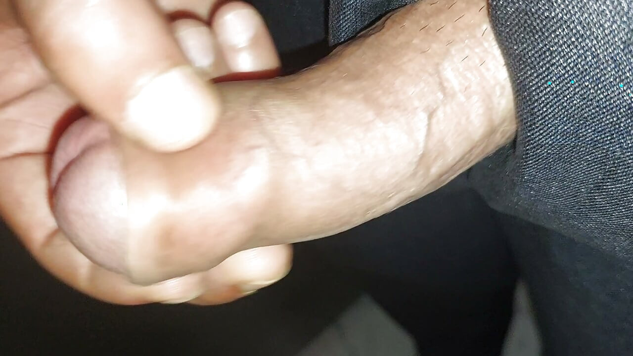 Girlfriend gives me handjob