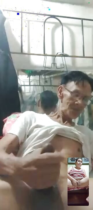 Relação à distância com a minha mulher, sexo por videochamada é a solução para nos manter felizes