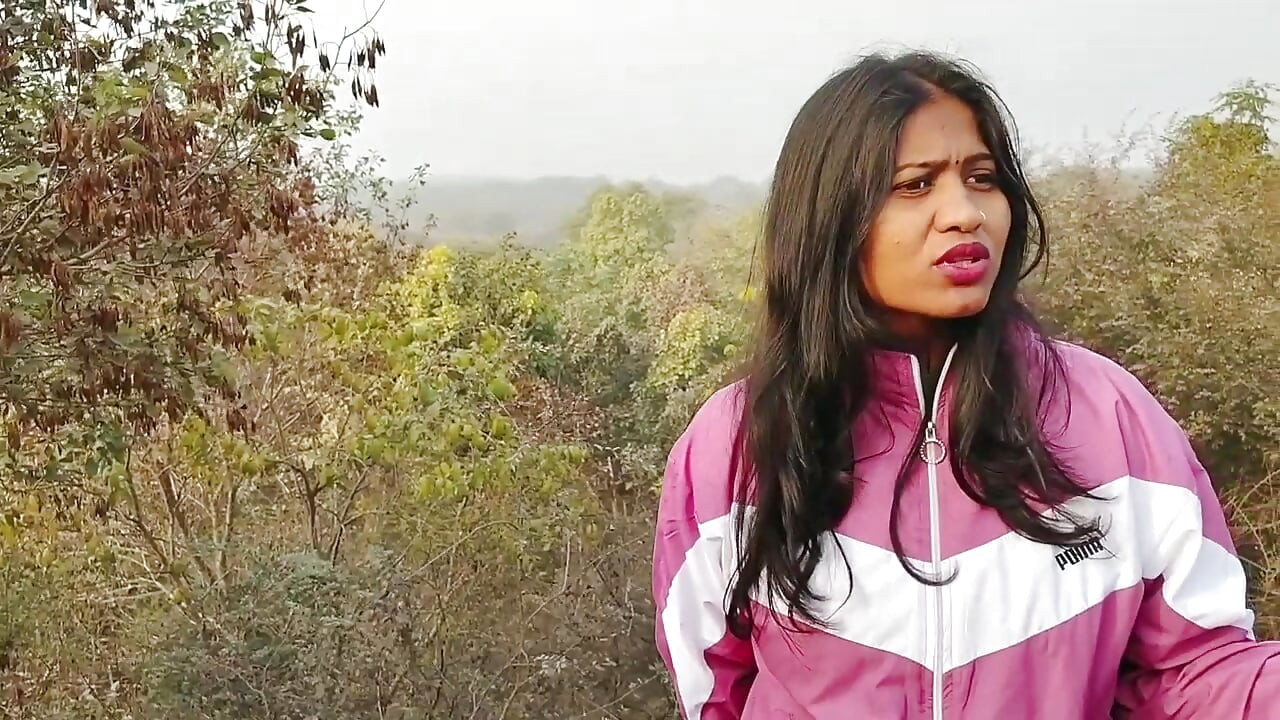 Horny Bengali secretary fucks her boss in Delhi to maintain her sexy figure