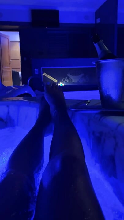 Los pies de tu reina deben estar bien atendidos
