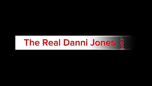 Tombul olgun orta yaşlı seksi kadın Danni Jones masözüyle ev ziyareti yapıyor