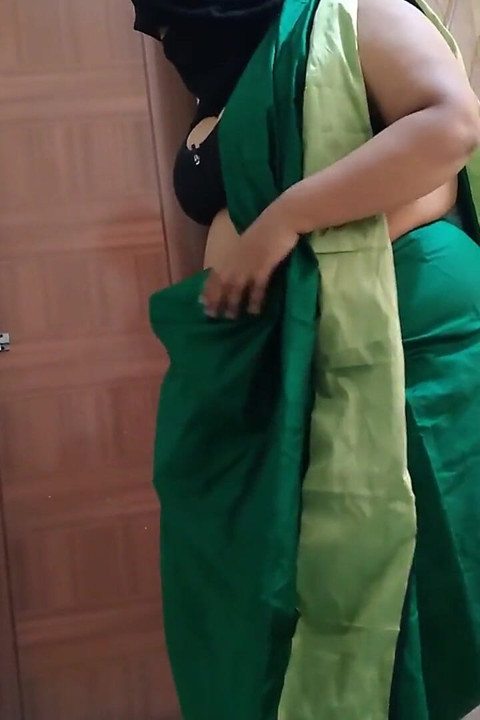 55y Old Hot Stepaunty - She Sweeping Room, Im Masturbat Beside, When She Looked & Fucked Me