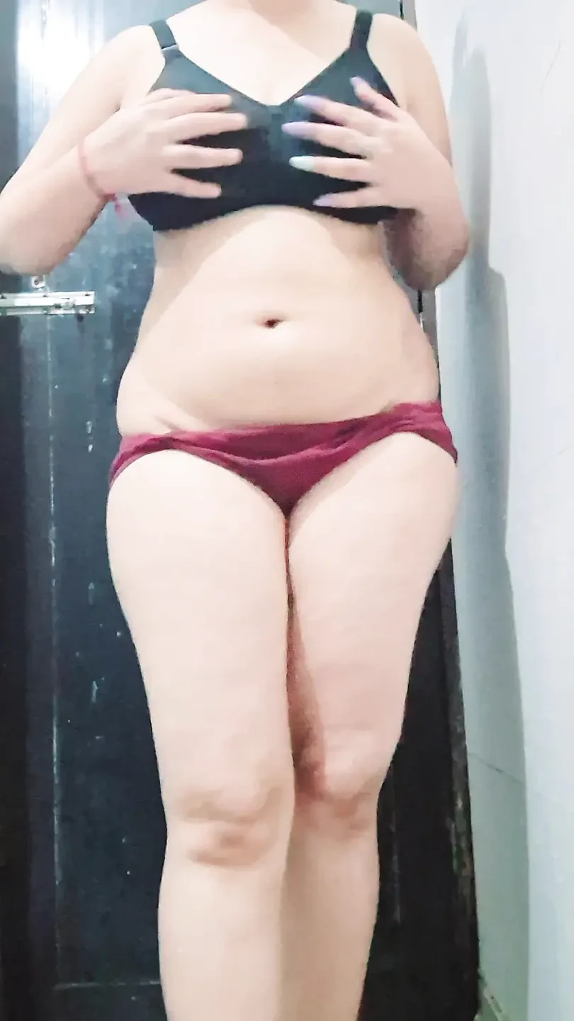 Desi Hot Sexy Girl Masterbate At Bathroom, Fingering