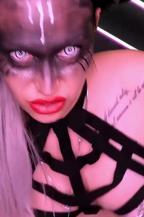 Succubus 안에 사정하면 인생에서 다른 어떤 것도 다시 만족할 수 없을 정도로 쾌락이 압도적일 것입니다! 메스메리진 주