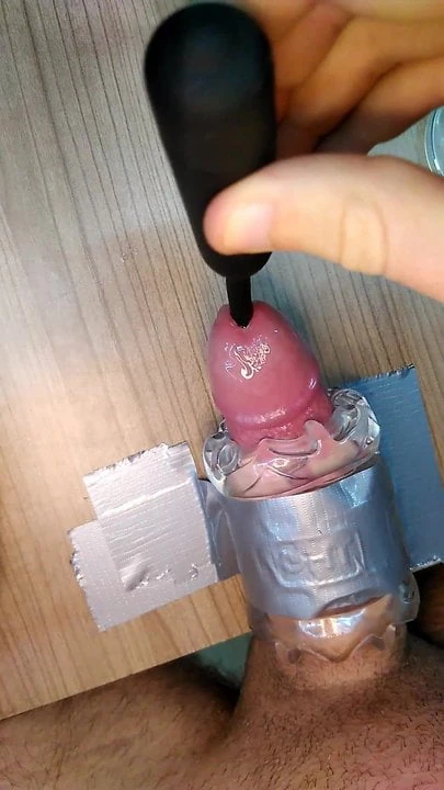 Cazzo Fleshlight mentre suona