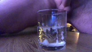 Сперма в стакане воды