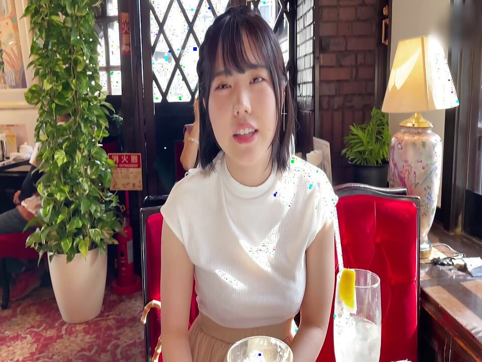 A087G06 A bright, energetic, naturally busty, and perfectly hairless girl with an idol-like face and a perfectly healthy figure has hooked-up sex at a love hotel!