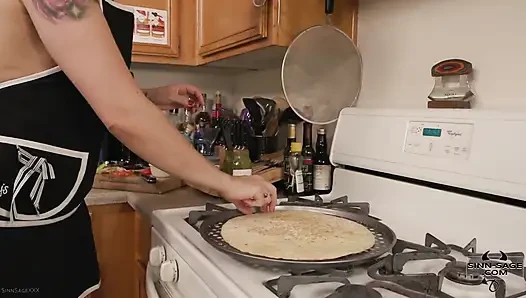 Büro-pizza-party-riesin mit sinn sage
