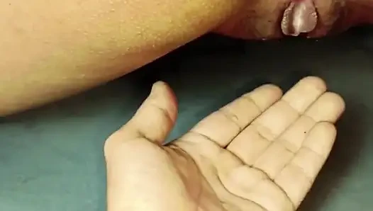Indonesische freundin, anal-training endet in ihren arsch