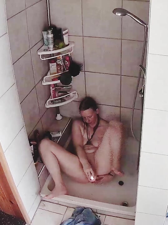 Застукали Как В Ванной Дрочит