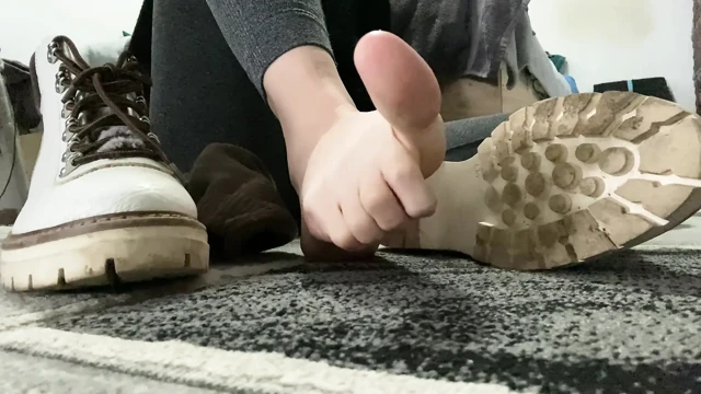 Smelly Feet and Toes after walking in BOOTS