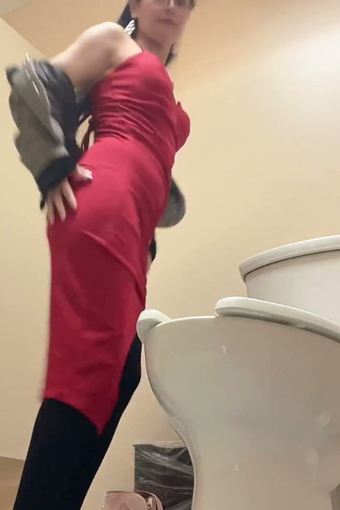 Show Sexy Ass Wear Red Dress in Toilet Room
