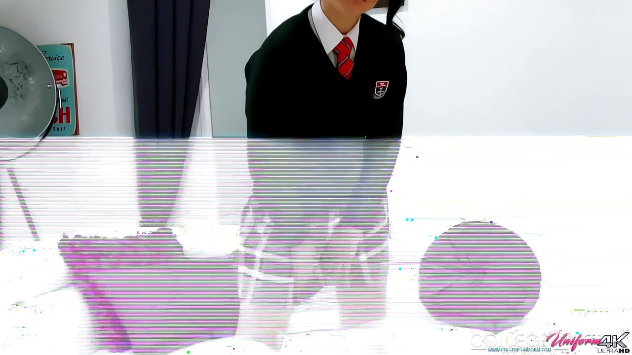 Vestirse De Colegiala Con Bryoni-kate