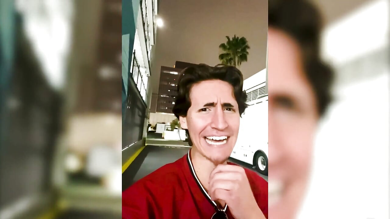 Vedeta tiktok Kane Trujillo Adresa Haters lui și dezvăluie Celebrity Crush!