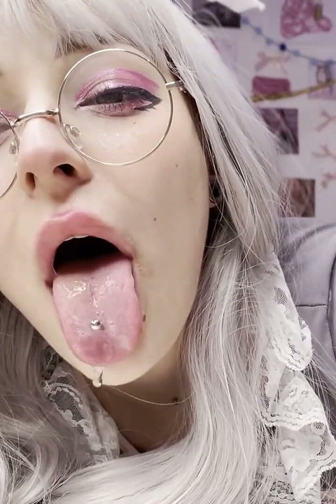 cum- on- my- ahegao- drooling- face- stepdaddy