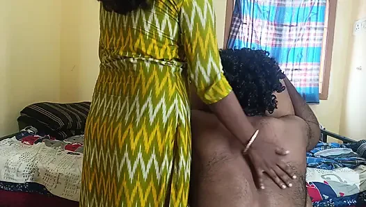 Wife and her stepsister fuck same time in same bed