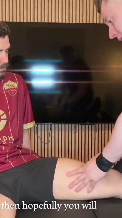 Nezaboravan trenutak iz "Sportske masaže - Slatkom nogometašu guzicu uništenu kad je upoznao novog masera"